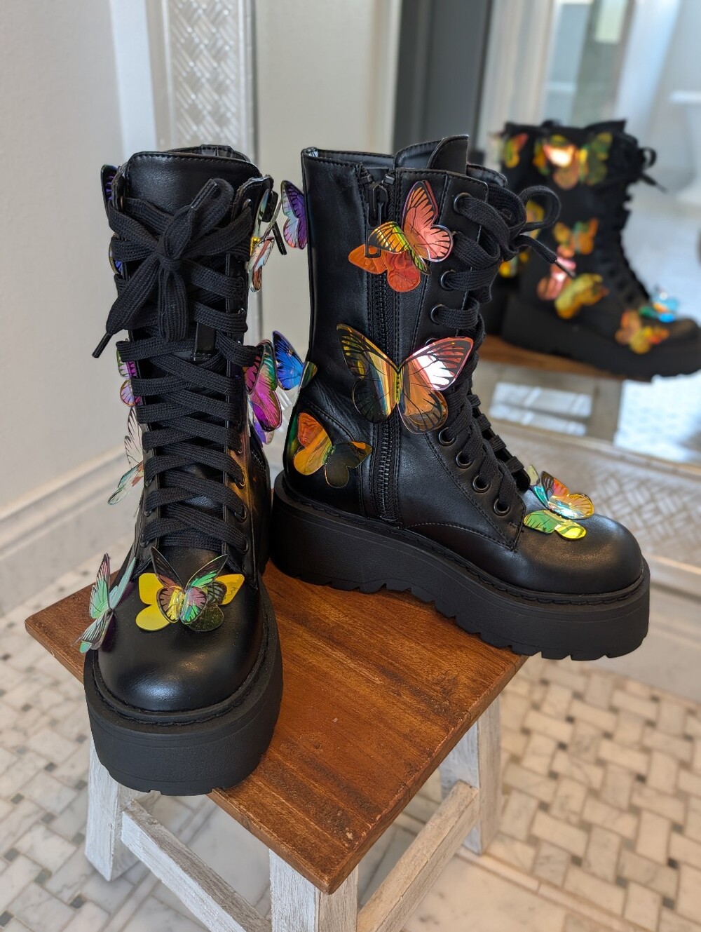 NWOT Women's 7 Club Exx Endless Dreaming Butterfly Boots - Picture 4 of 16
